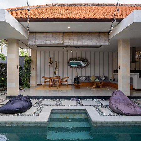 Villa Scarlet Seminyak Esterno foto